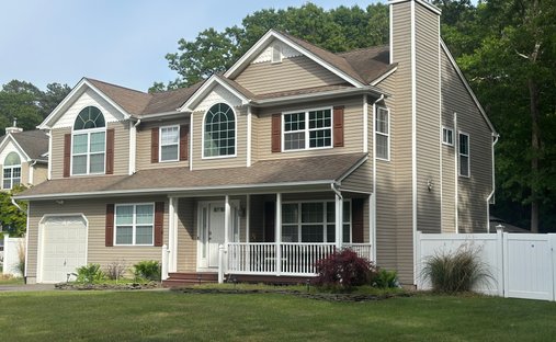 House in Middle Island, New York, United States 1