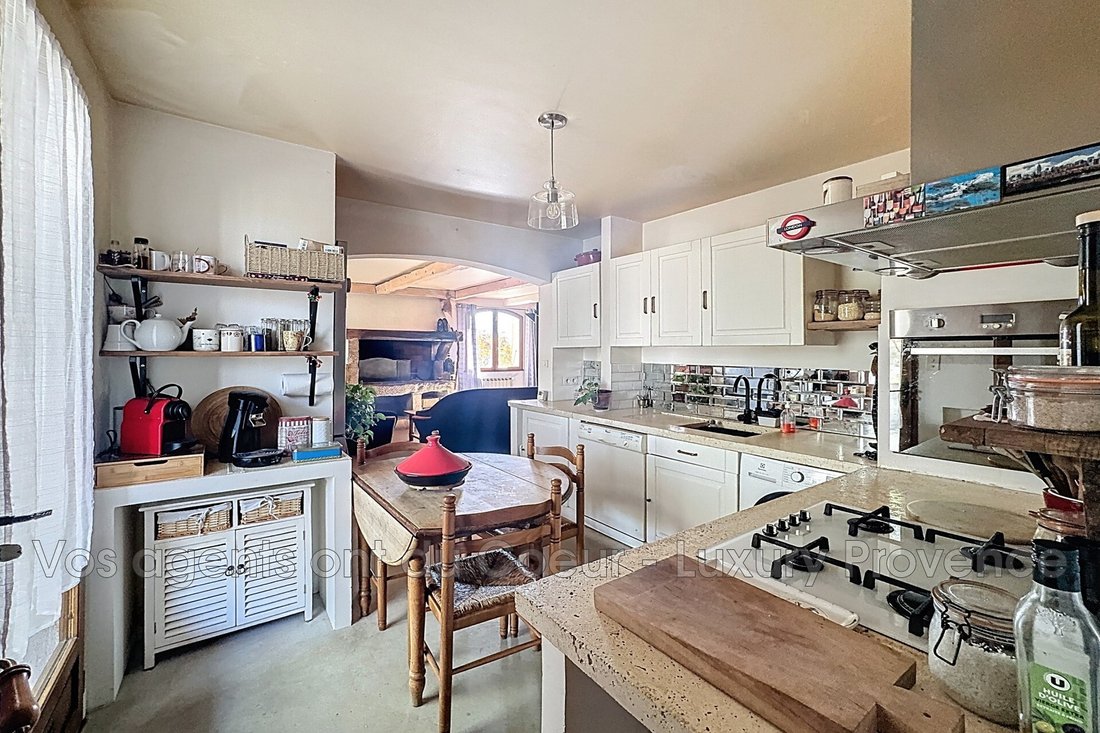 Villa in Puyloubier, Provence-Alpes-Côte d'Azur, France 4 - 18072357