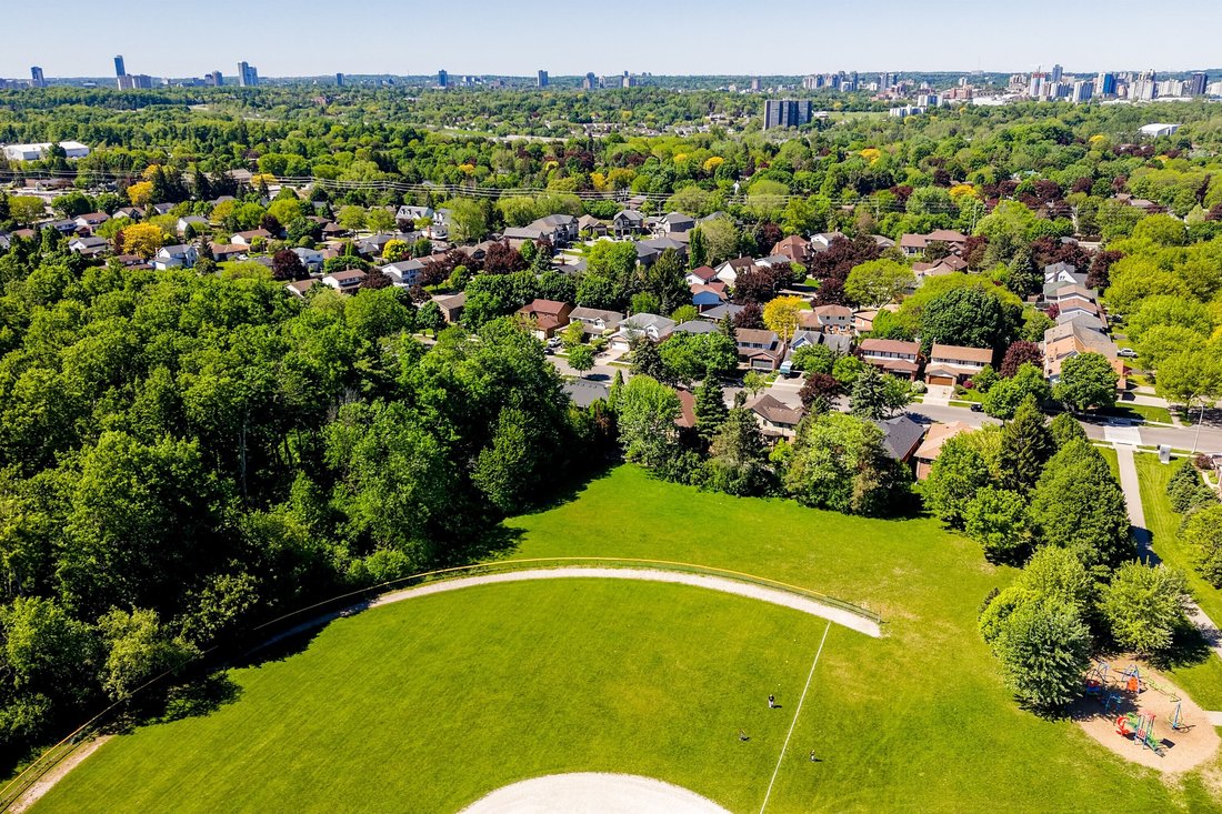 House in Waterloo, Ontario, Canada 3 - 18076545