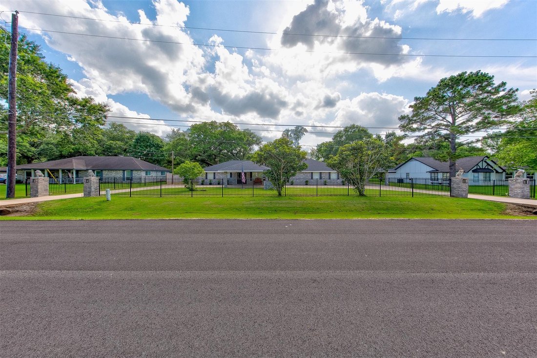 House in Manvel, Texas, United States 3 - 18079272