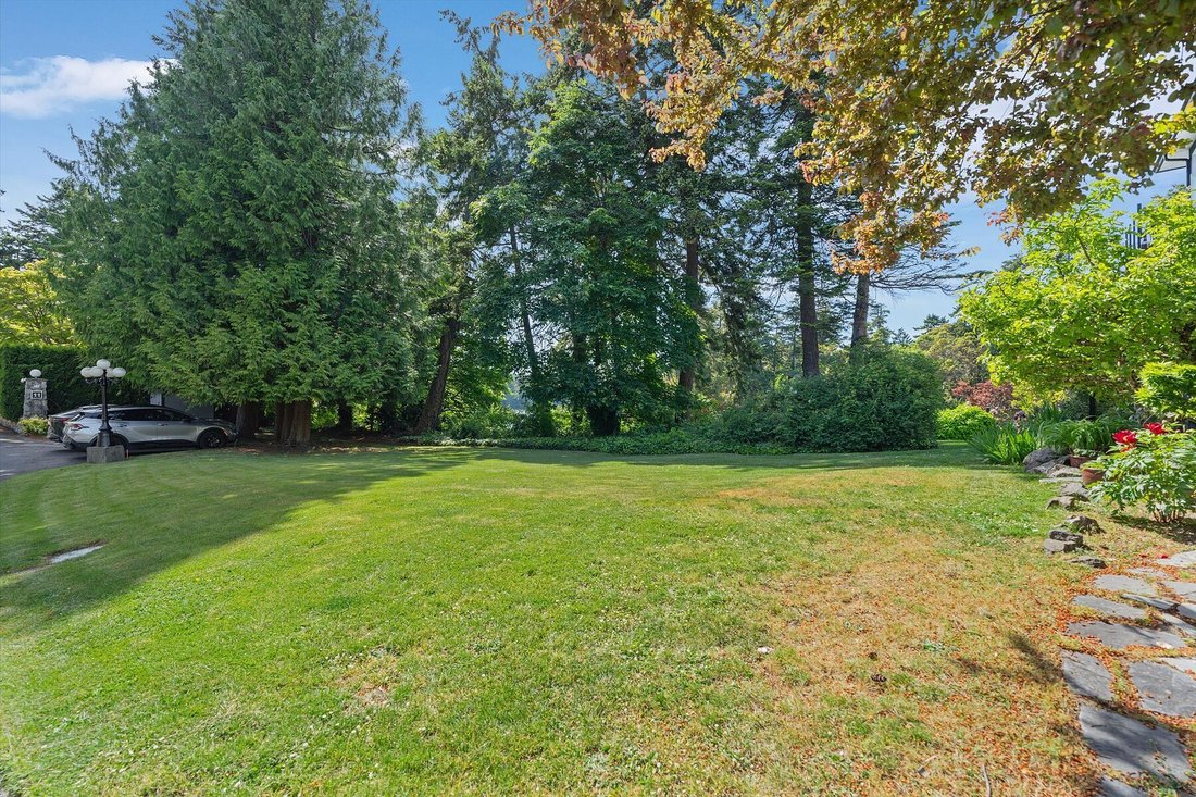 Condo in View Royal, British Columbia, Canada 3 - 18071138
