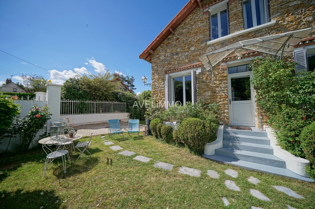House in La Queue-les-Yvelines, Ile-de-France, France 1 - 18075521
