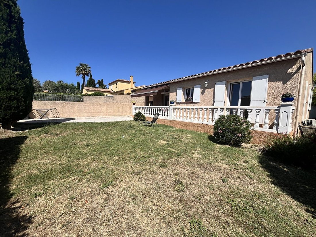 Villa in Nord, Sanary-sur-Mer, France 2 - 18072312