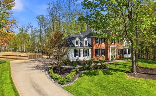 House in Chagrin Falls, Ohio, United States 1
