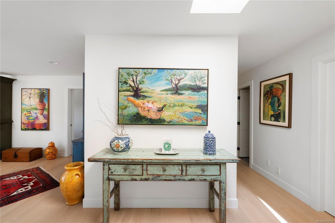House in Saltspring Island, British Columbia, Canada 2 - 18076689