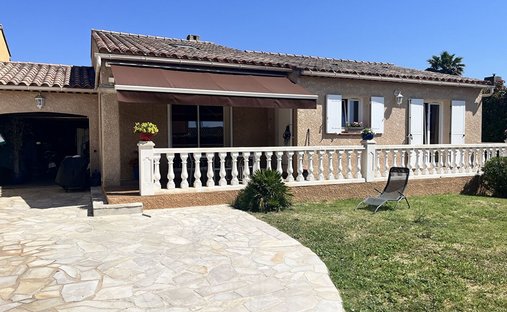 Villa in Nord, Sanary-sur-Mer, France 1