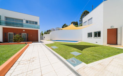 House in Povoa de Santa Iria e Forte da Casa, Lisbon, Portugal 1