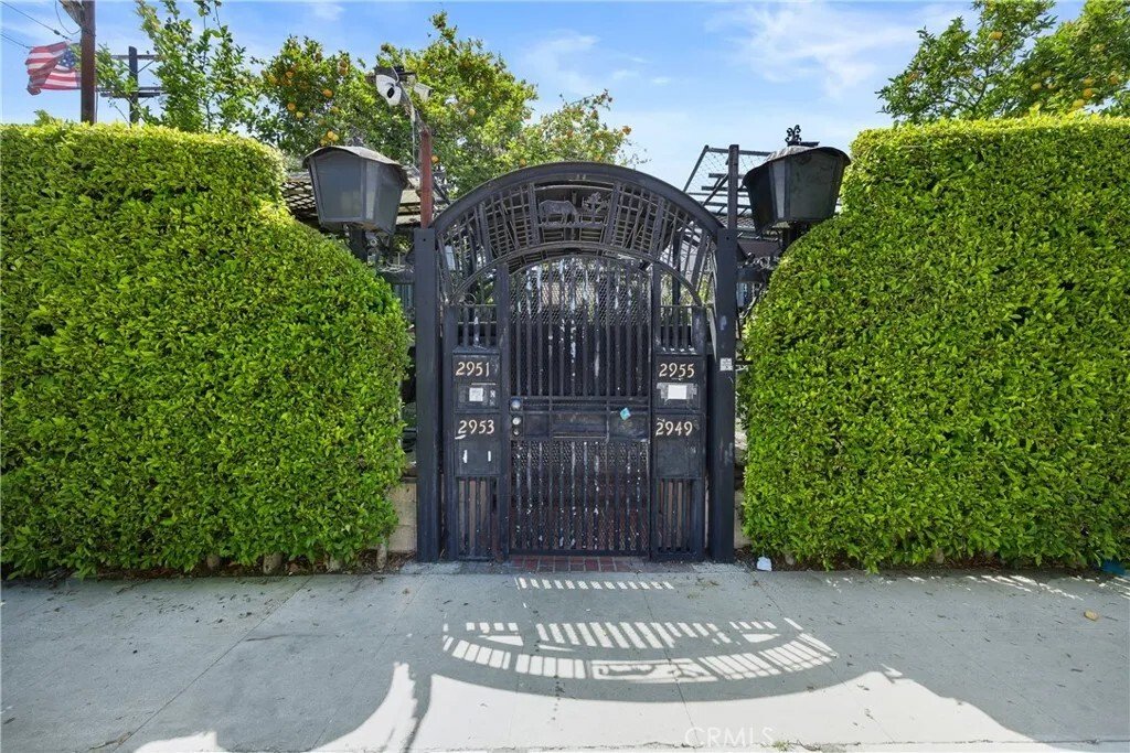 Los Angeles, California, United States 2 - 18079436