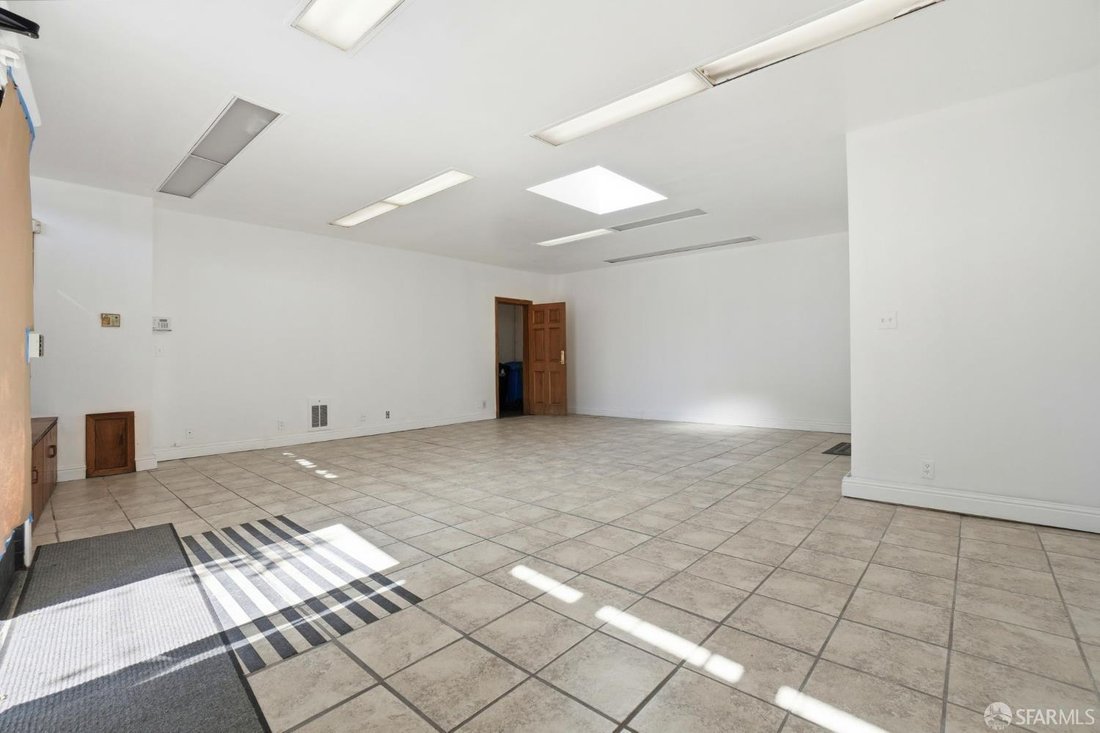 San Francisco, California, United States 3 - 18074648