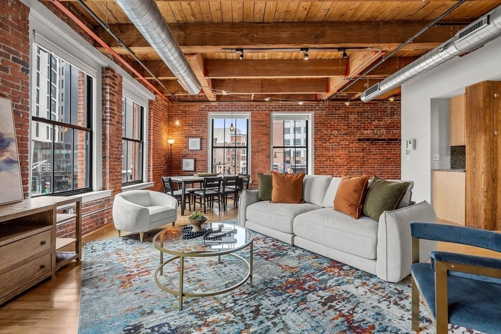 Condo in Boston, Massachusetts, United States 1 - 18076650