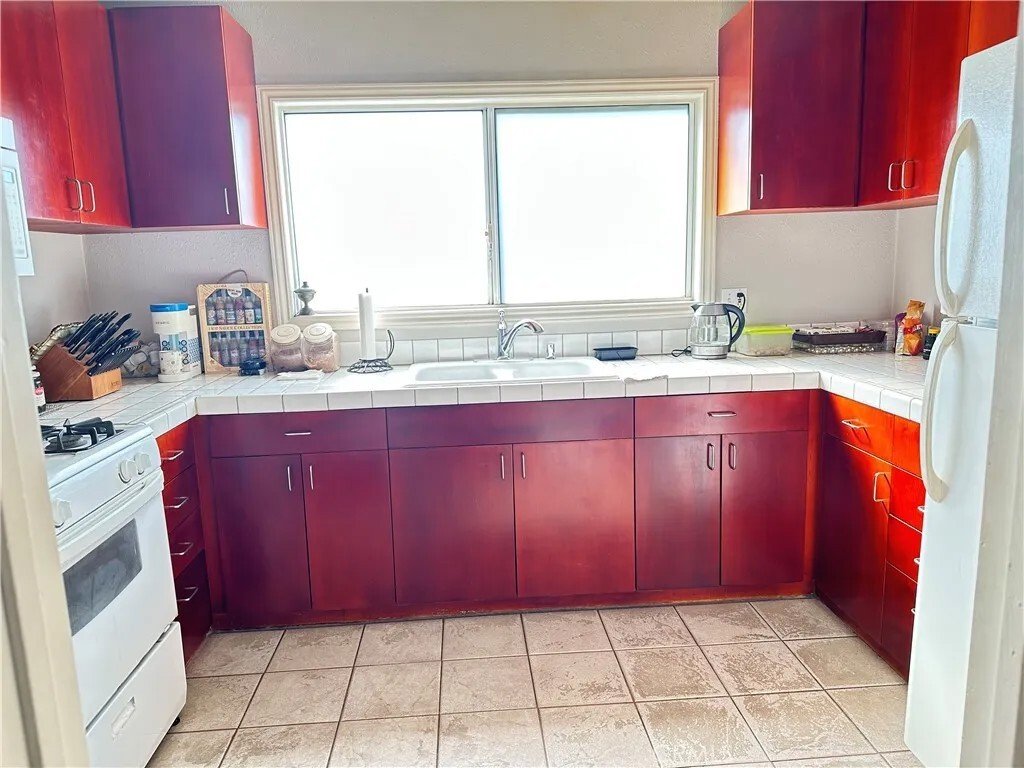 Los Angeles, California, United States 3 - 18079476