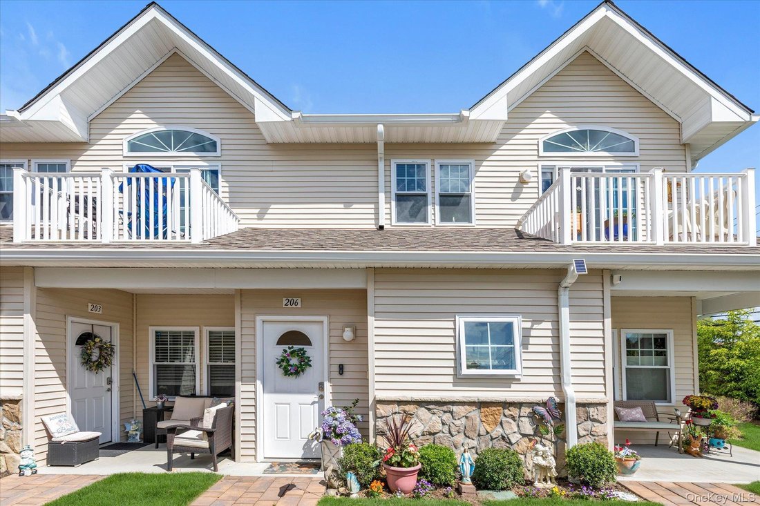Condo in Copiague, New York, United States 1 - 18072819
