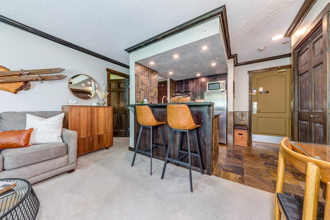 Condo in Whistler, British Columbia, Canada 4 - 18076630