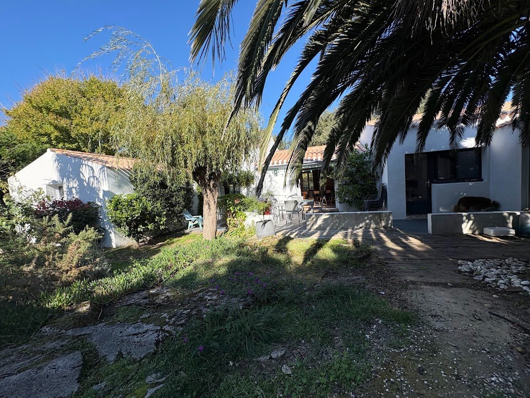 Villa in Nord Ouest, Ile d'Yeu, France 5 - 18077141