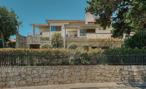 House in Paco de Arcos, Lisbon, Portugal 1