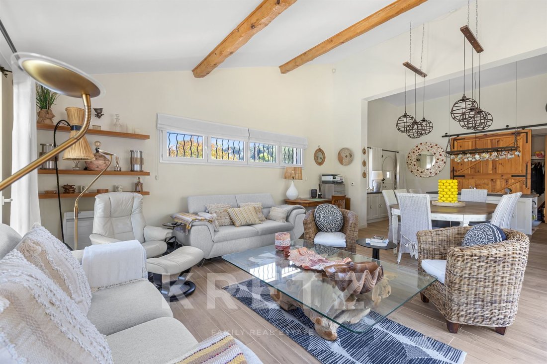 House in Antibes, Provence-Alpes-Côte d'Azur, France 3 - 18076939