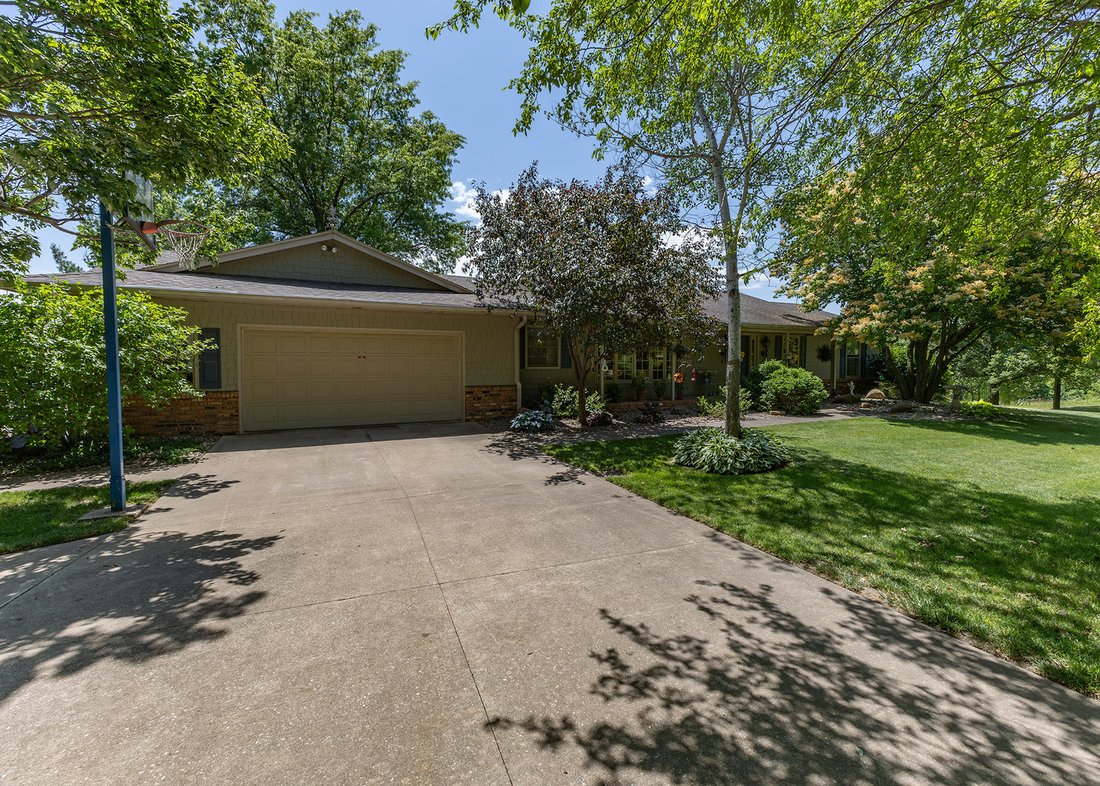 House in Taylor Ridge, Illinois, United States 3 - 18076363