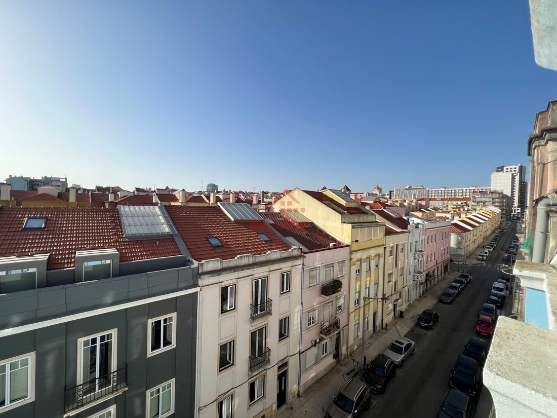 Apartment in Areeiro, Lisbon, Portugal 3 - 18077013