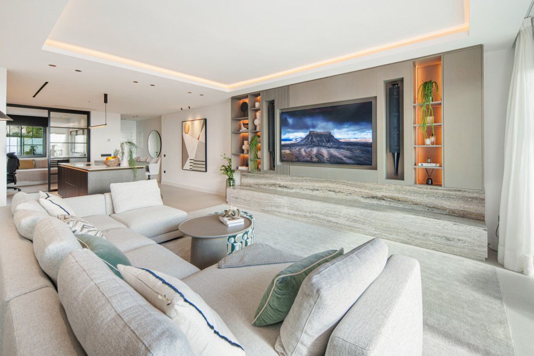 Penthouse in Benahavis, Andalusia, Spain 4 - 18079026