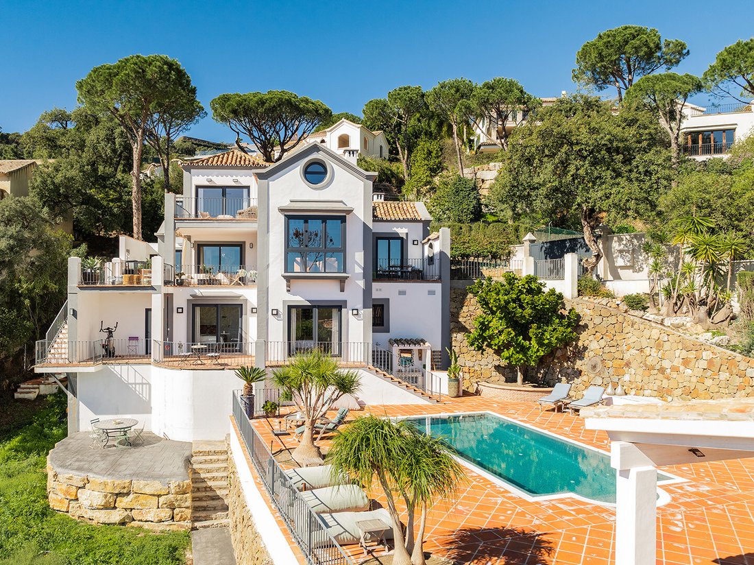 Villa in El Madroñal, Benahavis, Spain 2 - 18079434