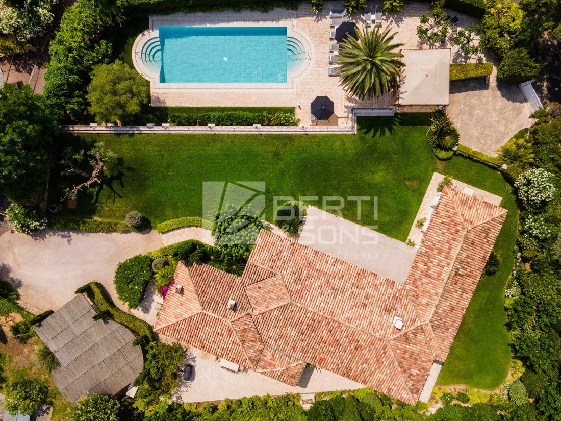 House in Zone Ouest Urbaine, Saint-Tropez, France 2 - 18071317