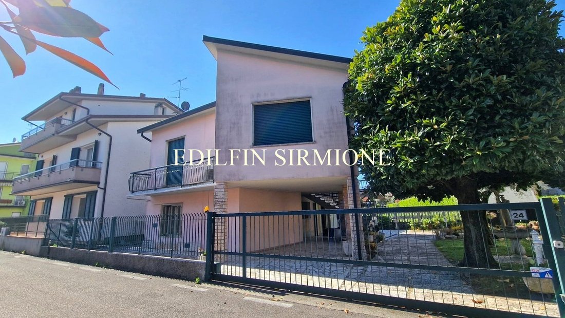 Villa in Lugana, Sirmione, Lombardy 2 - 17778930