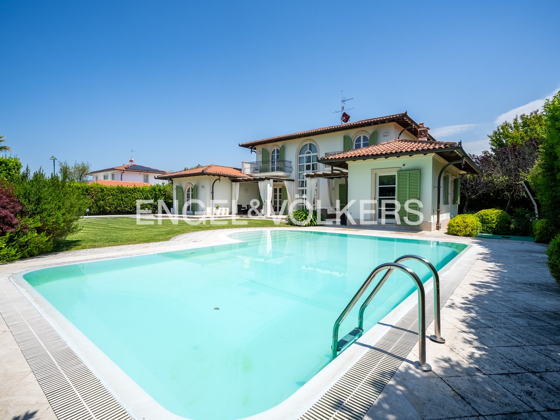 Villa in Vittoria Apuana, Forte dei Marmi, Tuscany 2 - 18071286