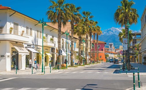 Penthouse in Vittoria Apuana, Forte dei Marmi, Tuscany 1