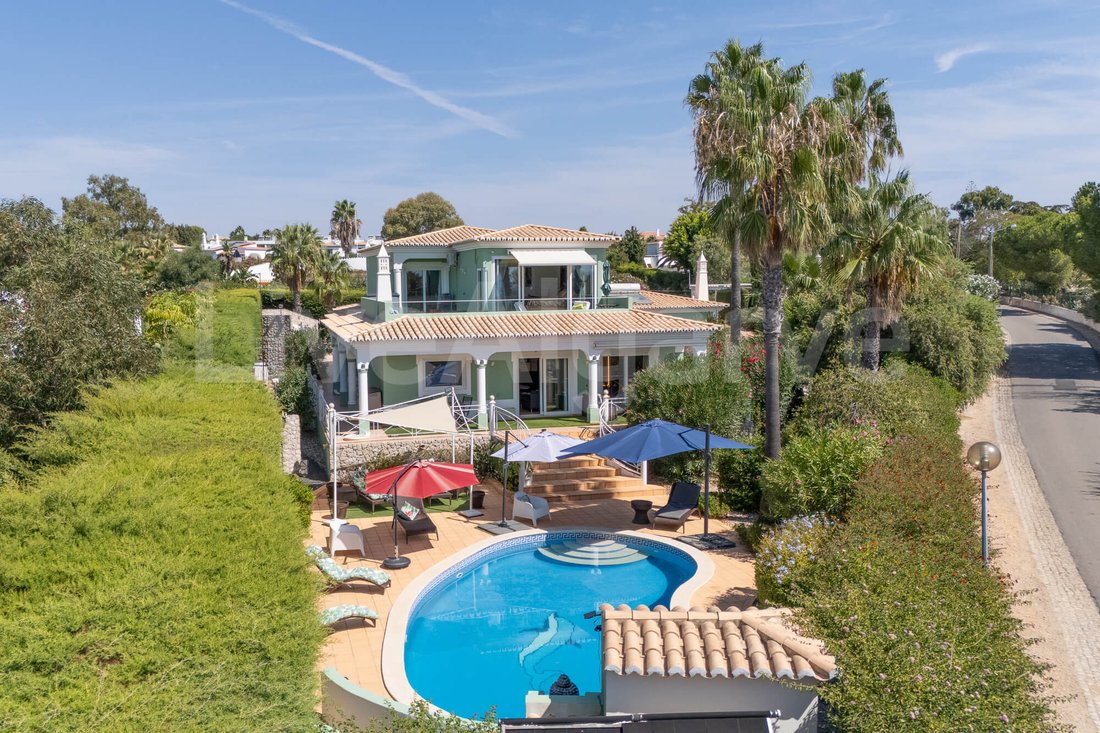Villa in Carvoeiro, Algarve, Portugal 1 - 12518416