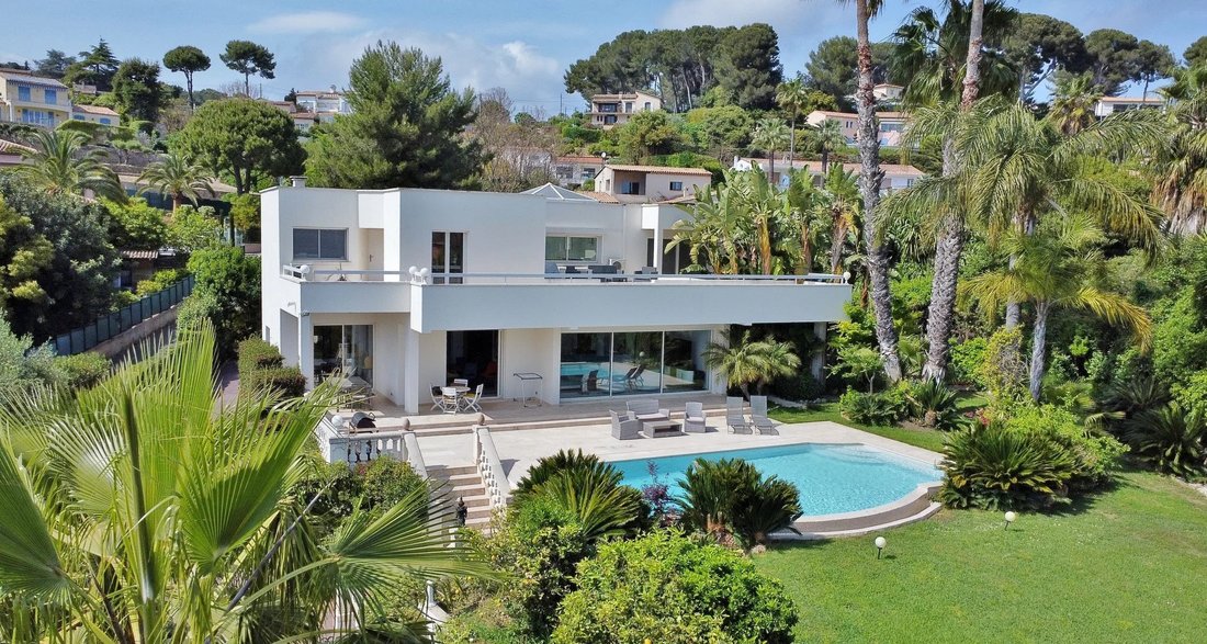 Villa in Saint Maymes-Lauvert, Antibes, France 1 - 18071452