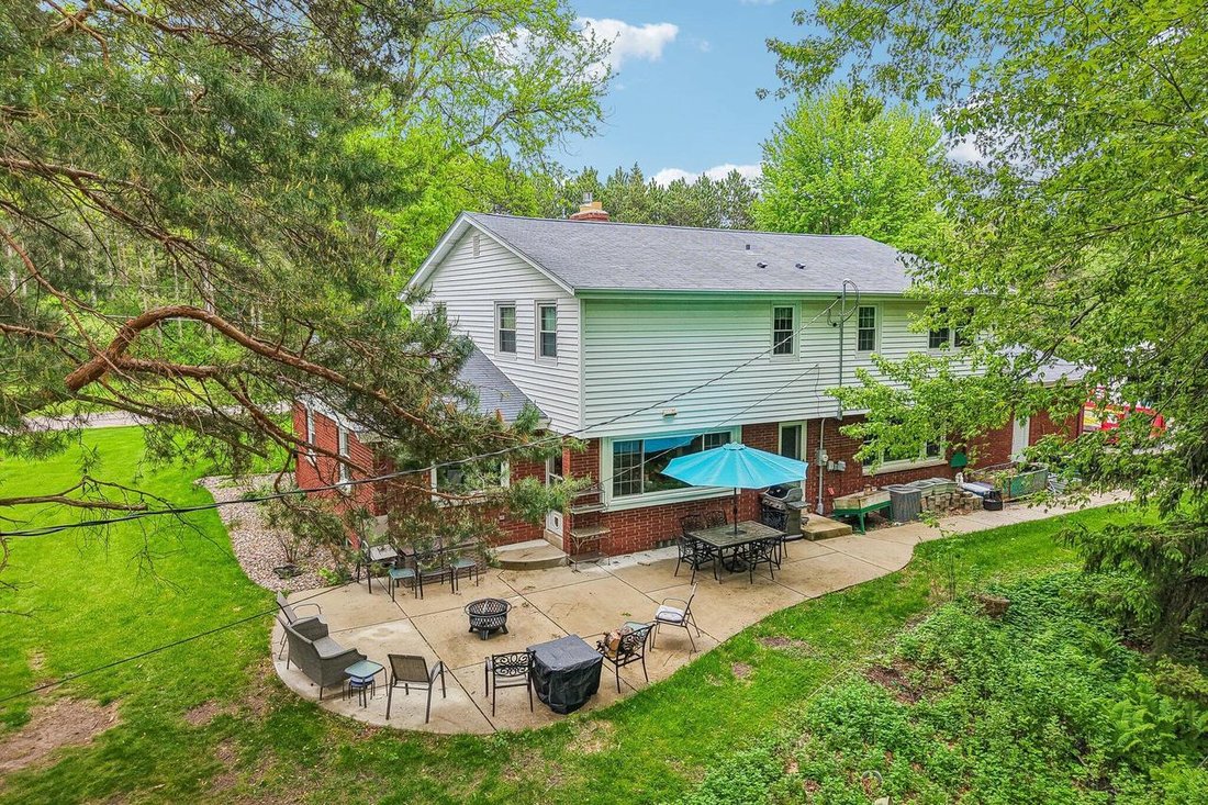 House in Hartland, Wisconsin, United States 2 - 18052888