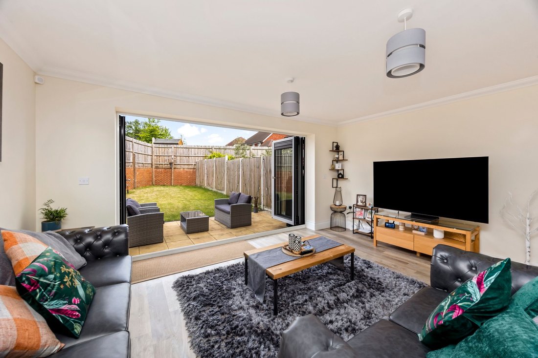 House in Okehurst, Billingshurst, England 2 - 18072837