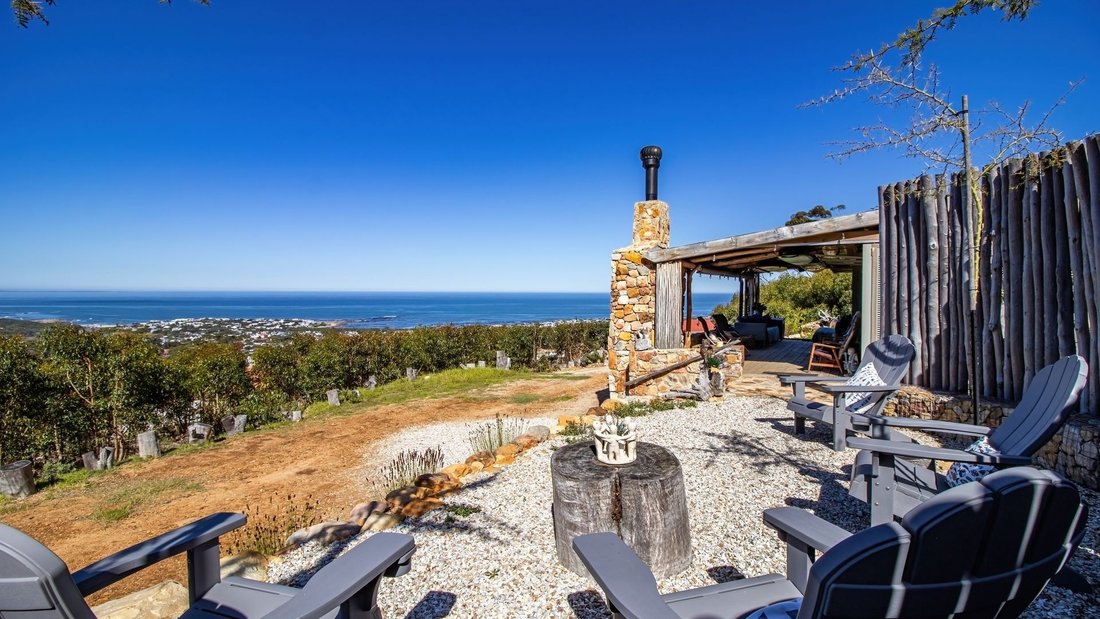 Estate in Onrus, Western Cape, South Africa 1 - 18073641