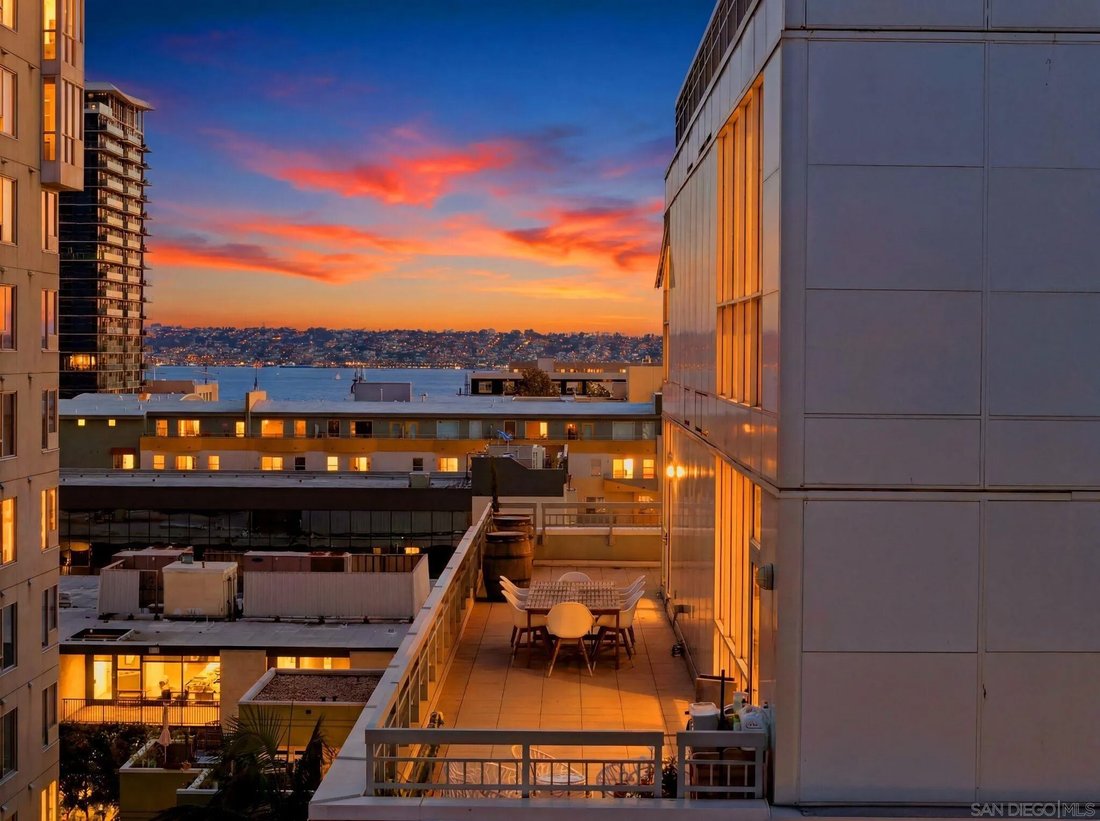 Condo in San Diego, California, United States 1 - 18079431