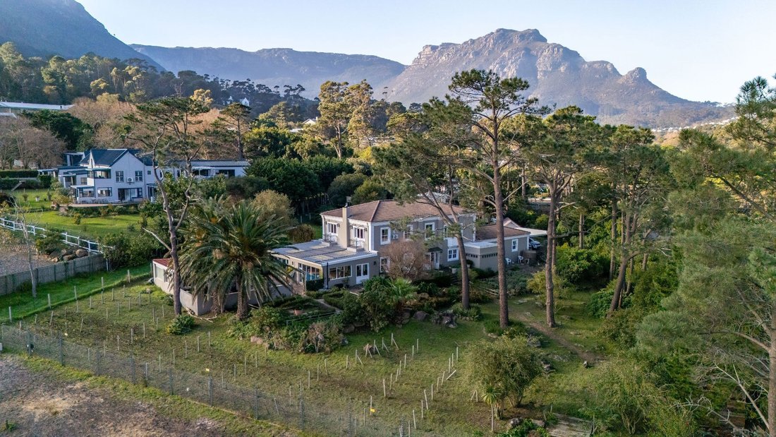 House in Pinelands, Southern Suburbs, Cape Town 1 - 18074492