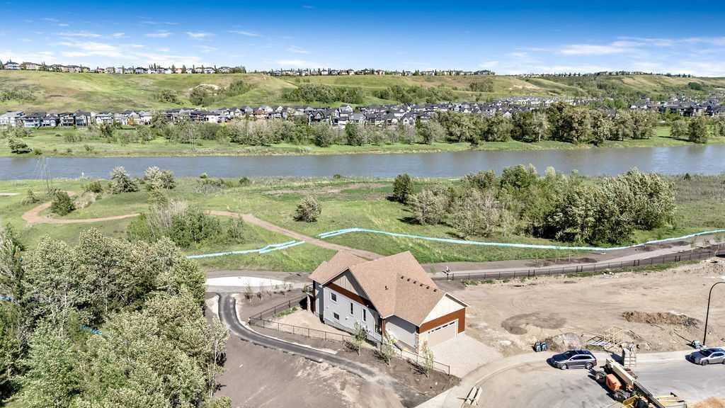 House in Calgary, Alberta, Canada 2 - 18077805