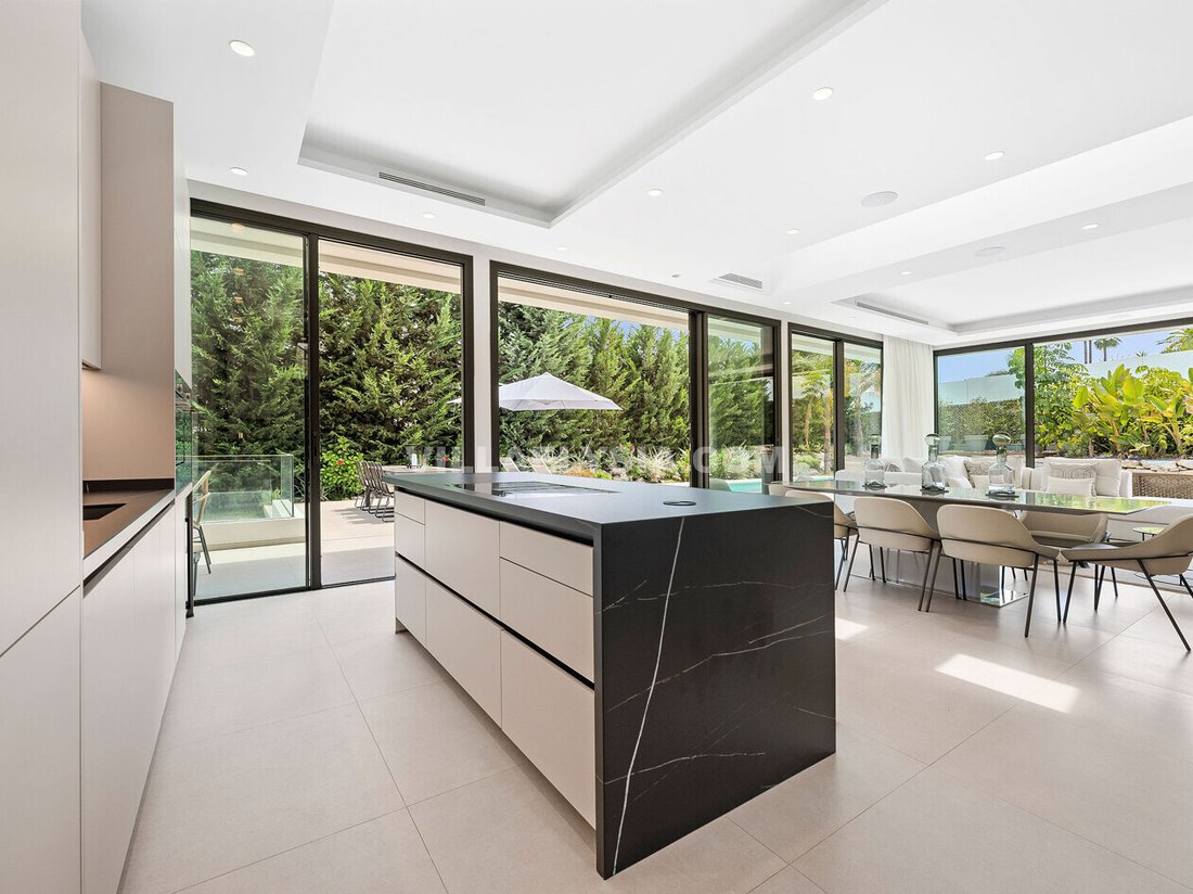Chalet in Nueva Andalucia, Marbella, Spain 5 - 18074517