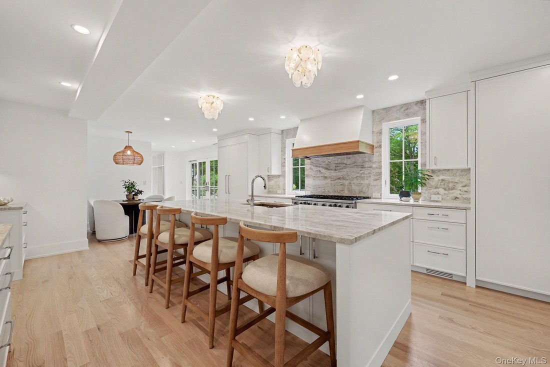 House in Stamford, Connecticut, United States 4 - 18074633