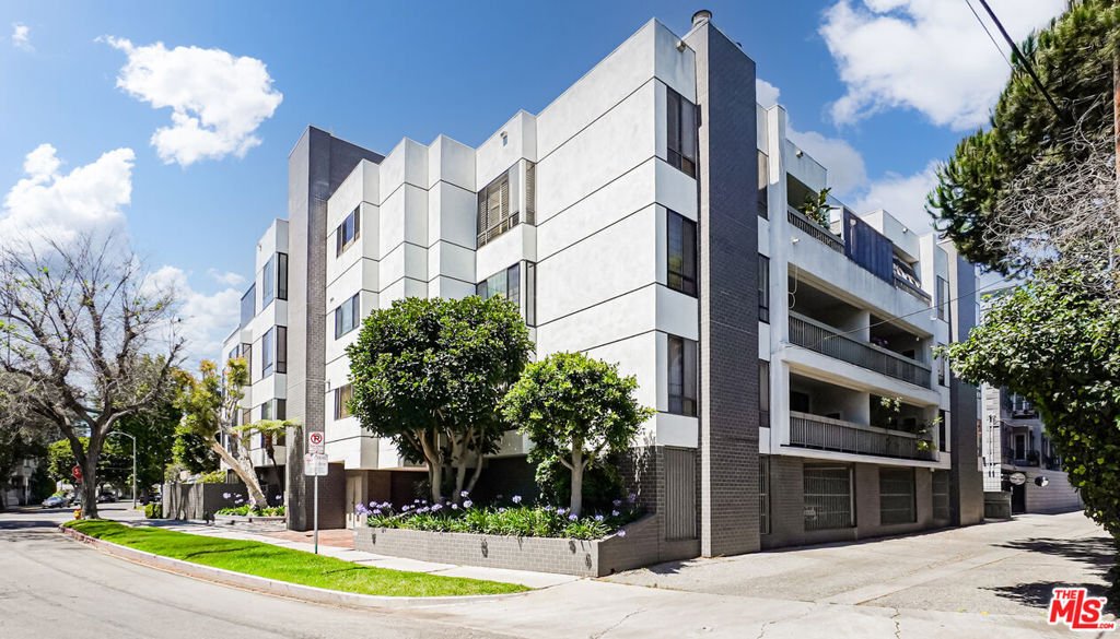 Condo in Los Angeles, California, United States 1 - 18074832