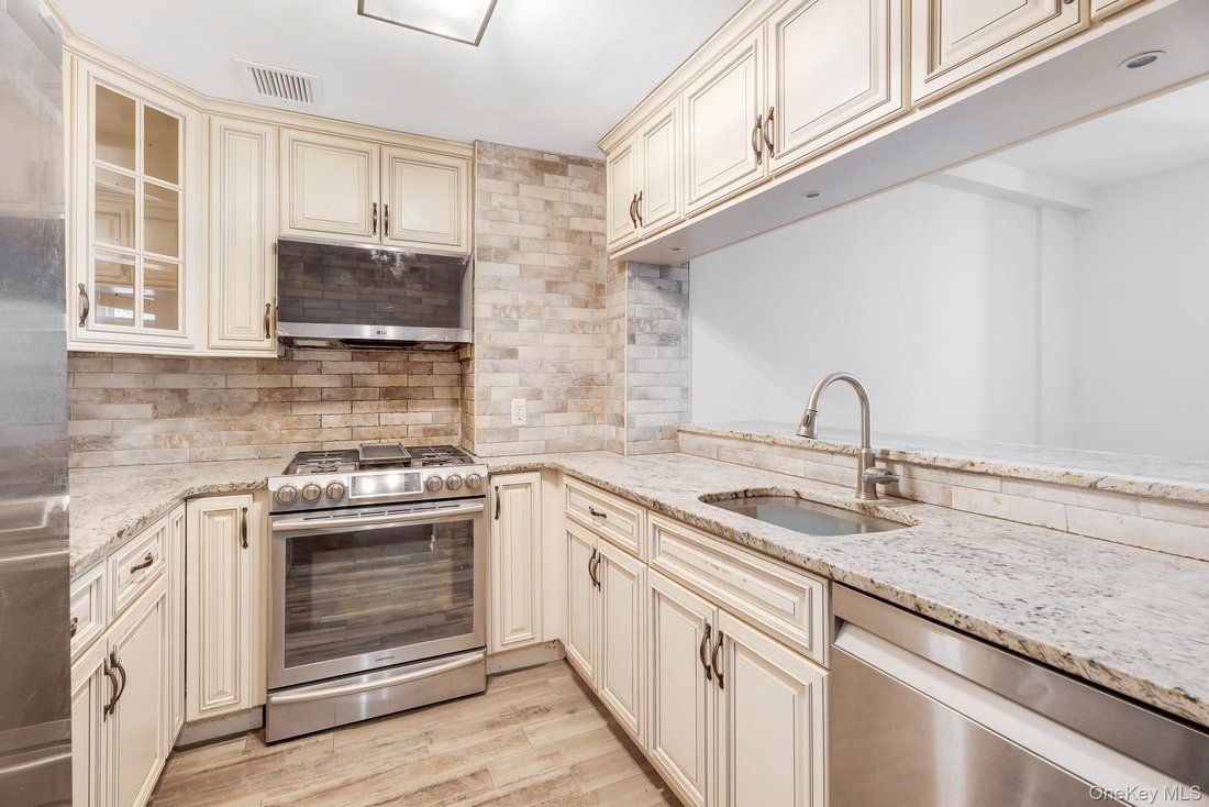Condo in New York, New York, United States 4 - 17945657