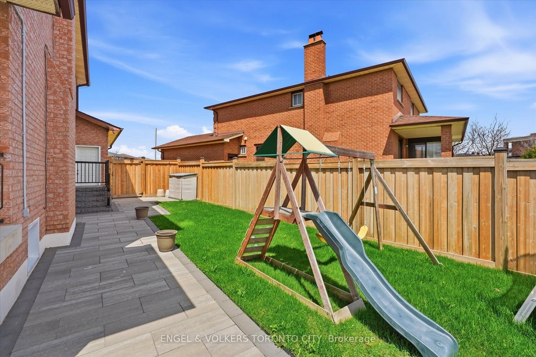 House in Vaughan, Ontario, Canada 3 - 18076648