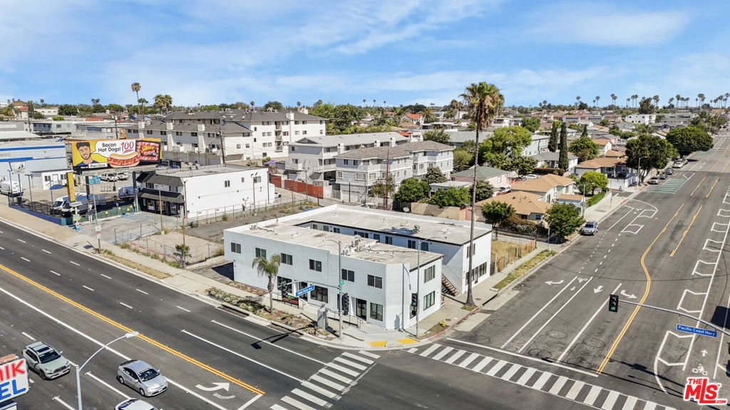 Los Angeles, California, United States 2 - 18074811