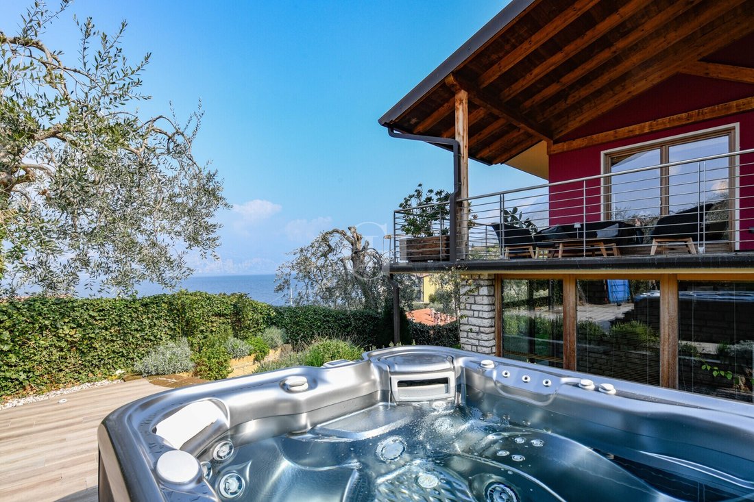 Villa in Brenzone sul Garda, Veneto, Italy 1 - 18078687