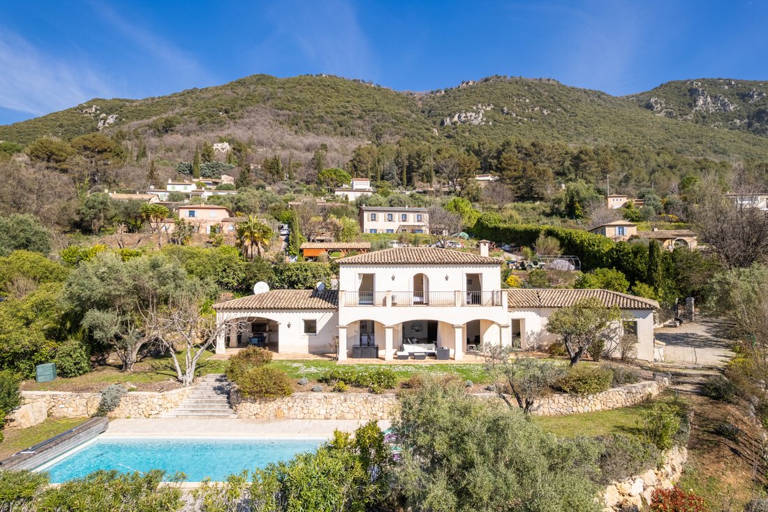 Villa in Tourrettes-sur-Loup, Provence-Alpes-Côte d'Azur, France 1 - 18076240