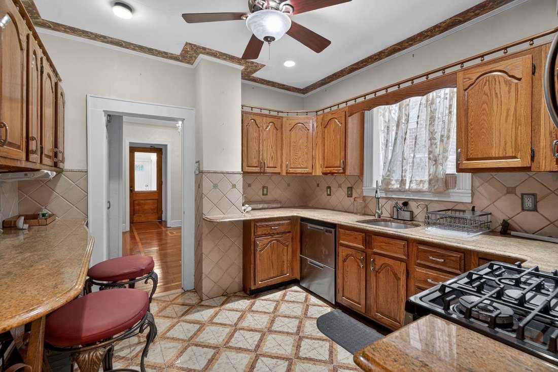 House in North Bergen, New Jersey, United States 4 - 18077857