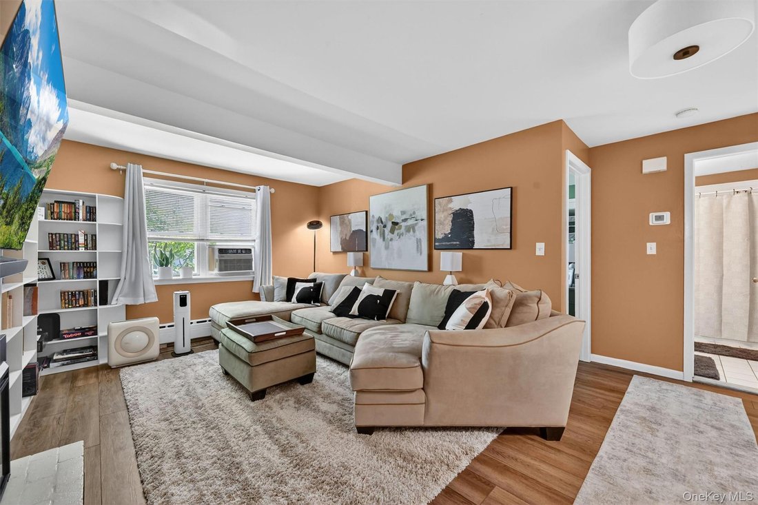 House in Pomona, New York, United States 4 - 17554612