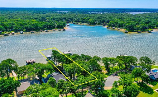 House in Gun Barrel City, Texas, United States 1