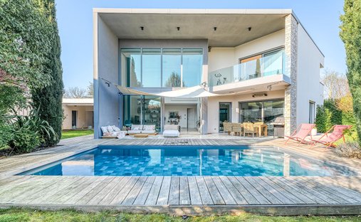 House in Chessy, Ile-de-France, France 1