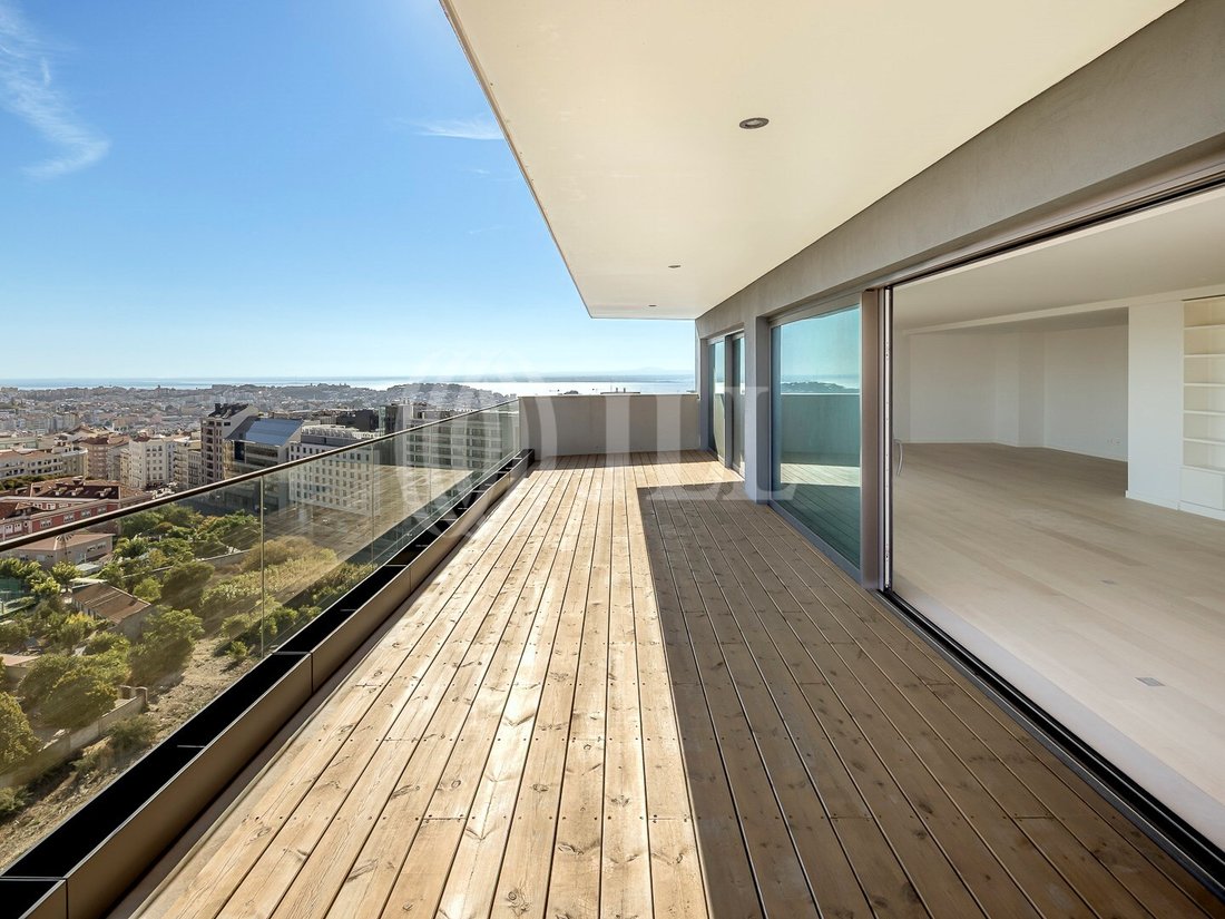 Apartment in Campolide, Lisbon, Portugal 1 - 18077558