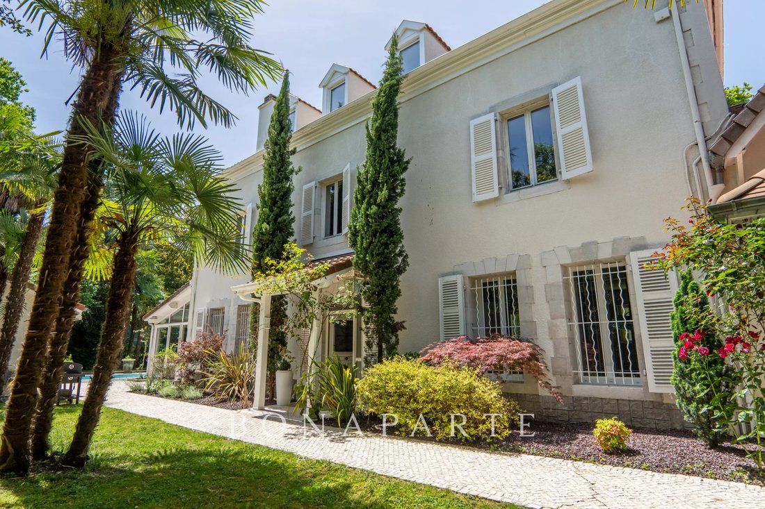 House in Pau, Nouvelle-Aquitaine, France 1 - 17918593